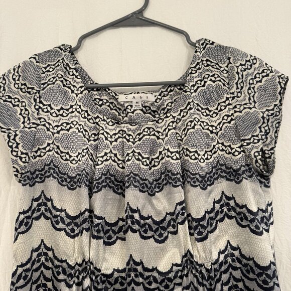 CAbi 100% Silk Women’s Top Blouse Black Gray Cream Cinch Waist Cap Sleeve Medium - Picture 8 of 15